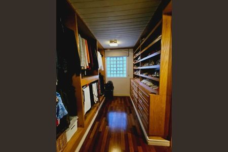 Casa à venda com 3 quartos, 318m² em Parque Sao Domingos, São Paulo