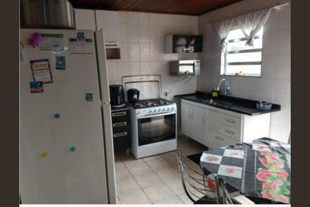 Casa à venda com 2 quartos, 90m² em Parque Maria Domitila, São Paulo