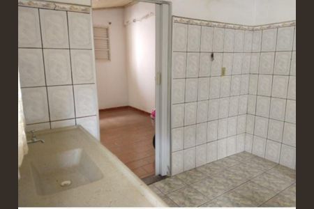 Casa à venda com 2 quartos, 90m² em Parque Maria Domitila, São Paulo