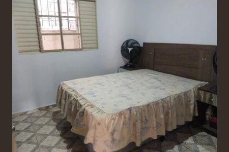 Casa à venda com 2 quartos, 90m² em Parque Maria Domitila, São Paulo