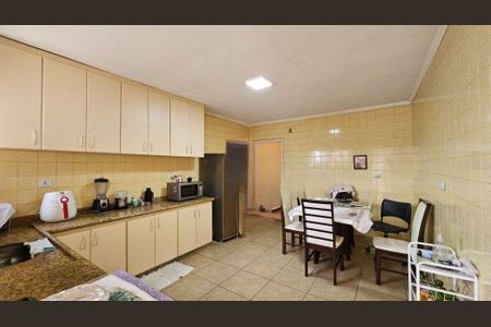 Casa à venda com 2 quartos, 196m² em Vila Guedes, São Paulo