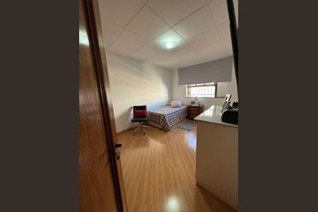 Casa à venda com 3 quartos, 320m² em Vila Regente Feijó, São Paulo