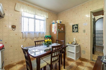Casa à venda com 5 quartos, 311m² em Vila Brasilina, São Paulo