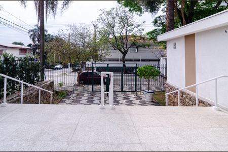 Apartamento para alugar com 120m², 3 quartos e 1 vaga Apartamento para alugar com 120m², 3 quartos e 1 vagaEntrada