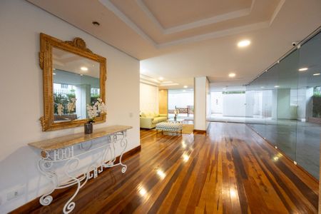 Apartamento para alugar com 120m², 3 quartos e 1 vaga Apartamento para alugar com 120m², 3 quartos e 1 vagaHall de Entrada