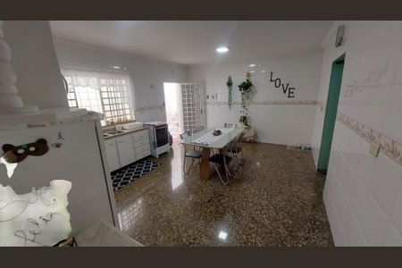 Casa à venda com 210m², 3 quartos e 3 vagas