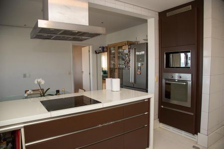 Apartamento para alugar com 240m², 3 quartos e 4 vagas Apartamento para alugar com 240m², 3 quartos e 4 vagasCozinha