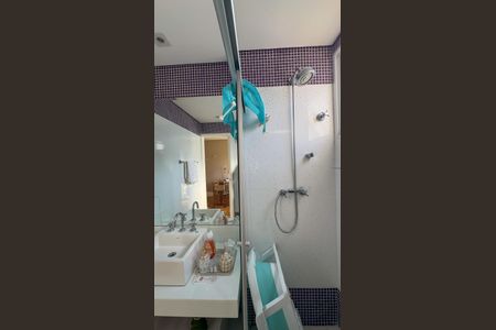 Apartamento para alugar com 240m², 3 quartos e 4 vagas Apartamento para alugar com 240m², 3 quartos e 4 vagasBanheiro da Suíte 2