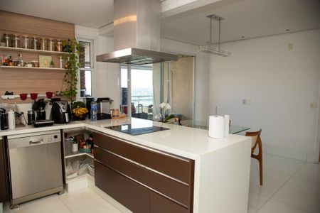 Apartamento para alugar com 240m², 3 quartos e 4 vagas Apartamento para alugar com 240m², 3 quartos e 4 vagasCozinha
