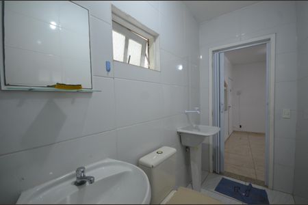 Banheiro de kitnet/studio para alugar com 1 quarto, 22m² em Praça Seca, Rio de Janeiro