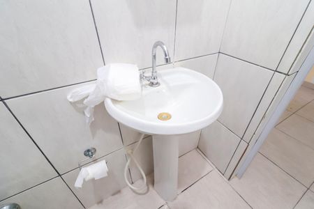 Casa para alugar com 75m², 2 quartos e 2 vagasBanheiro Social