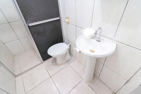 Casa para alugar com 75m², 2 quartos e 2 vagasBanheiro Social