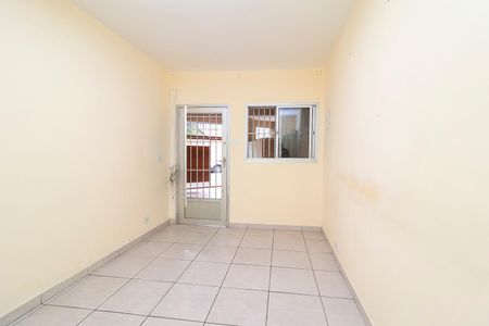 Casa para alugar com 75m², 2 quartos e 2 vagasSala