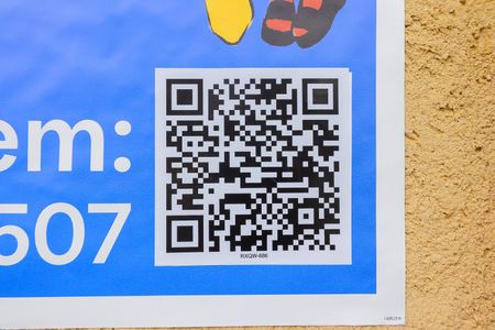 Casa para alugar com 75m², 2 quartos e 2 vagasPlaquinha - Cód. RXQW-686