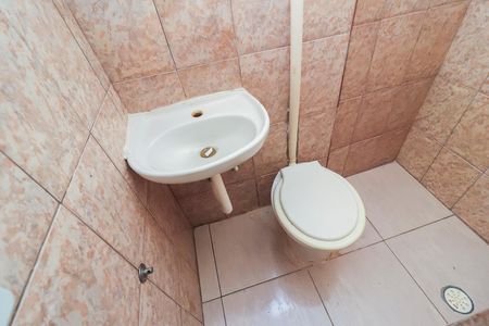 Casa para alugar com 75m², 2 quartos e 2 vagasBanheiro da Suíte