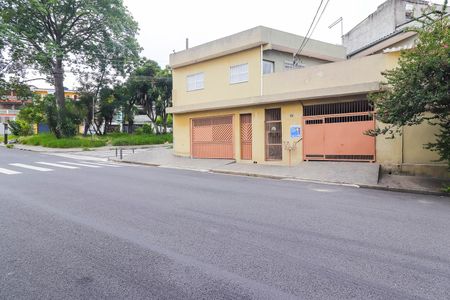 Casa para alugar com 75m², 2 quartos e 2 vagasFachada