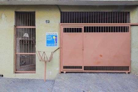 Casa para alugar com 75m², 2 quartos e 2 vagasFachada