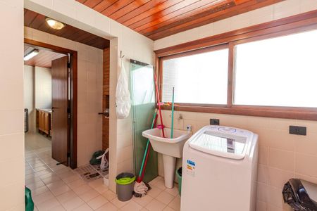 Apartamento à venda com 143m², 3 quartos e 1 vagaÁrea de Serviço