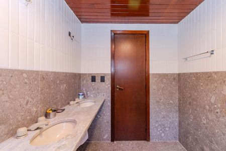 Apartamento à venda com 143m², 3 quartos e 1 vagaBanheiro da Suíte