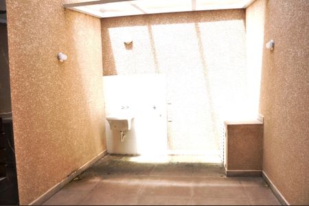 Casa à venda com 150m², 3 quartos e 3 vagasDetalhe - Área de Serviço e Churrasqueira