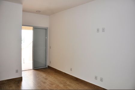 Casa à venda com 150m², 3 quartos e 3 vagasDetalhe - Quarto 02 com Suíte