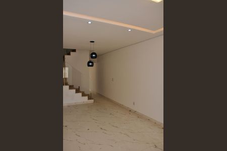 Casa à venda com 150m², 3 quartos e 3 vagasDetalhe - Sala