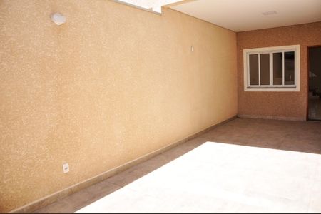 Casa à venda com 150m², 3 quartos e 3 vagasGaragem