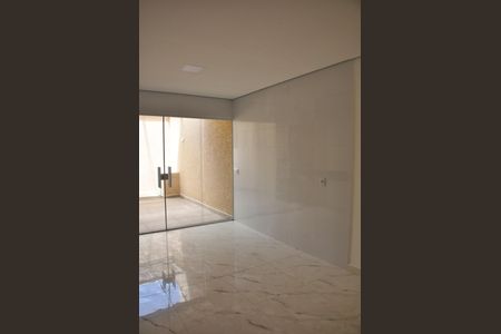 Casa à venda com 150m², 3 quartos e 3 vagasDetalhe - Cozinha
