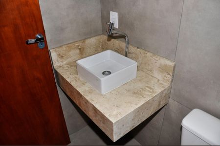 Casa à venda com 150m², 3 quartos e 3 vagasDetalhe - Quarto 02 com Suíte