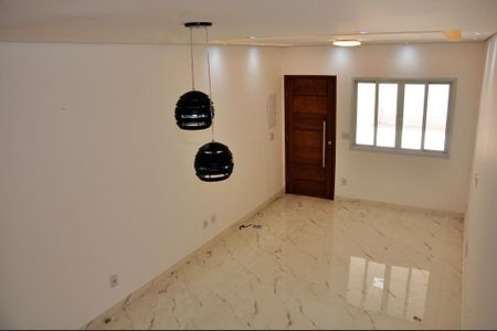Casa à venda com 150m², 3 quartos e 3 vagasDetalhe - Sala