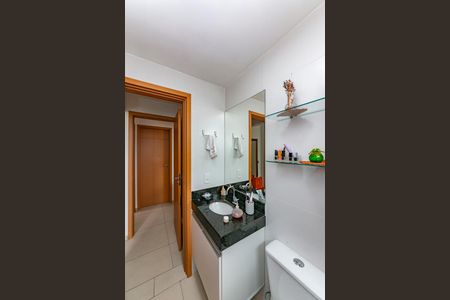 Apartamento à venda com 80m², 2 quartos e 2 vagasBanheiro da Suíte