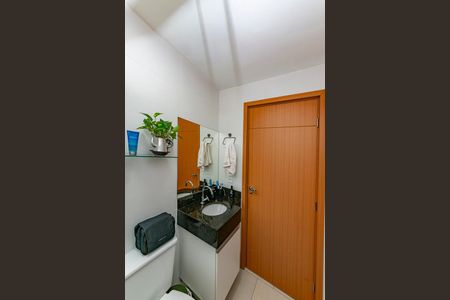 Apartamento à venda com 80m², 2 quartos e 2 vagasBanheiro Social