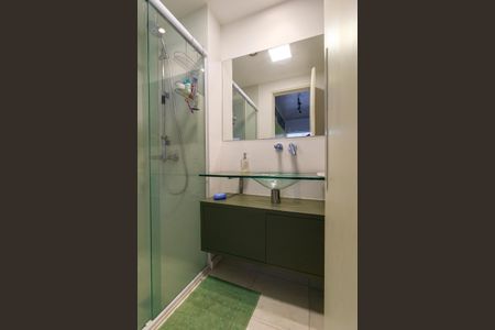 Apartamento à venda com 74m², 1 quarto e 2 vagas Apartamento à venda com 74m², 1 quarto e 2 vagasBanheiro