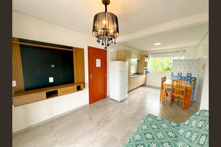 Sala de TV de apartamento para alugar com 2 quartos, 73m² em São João do Rio Vermelho, Florianópolis