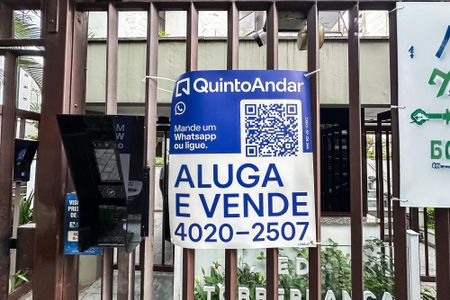 Apartamento à venda com 240m², 4 quartos e 3 vagas Apartamento à venda com 240m², 4 quartos e 3 vagasPlaca