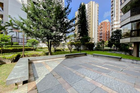 Apartamento à venda com 240m², 4 quartos e 3 vagasÁrea comum