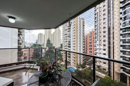 Apartamento à venda com 240m², 4 quartos e 3 vagas Apartamento à venda com 240m², 4 quartos e 3 vagasVaranda da Sala