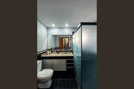 Apartamento à venda com 240m², 4 quartos e 3 vagasBanheiro da Suíte 2