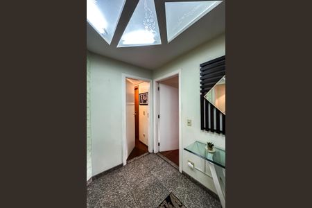 Apartamento à venda com 240m², 4 quartos e 3 vagas Apartamento à venda com 240m², 4 quartos e 3 vagasHall de entrada