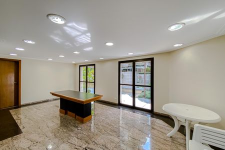 Apartamento à venda com 240m², 4 quartos e 3 vagasÁrea comum - Salão de festas