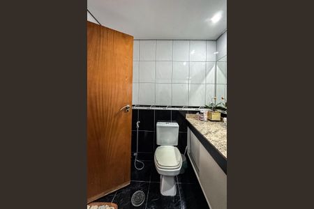 Apartamento à venda com 240m², 4 quartos e 3 vagasBanheiro da Suíte 2