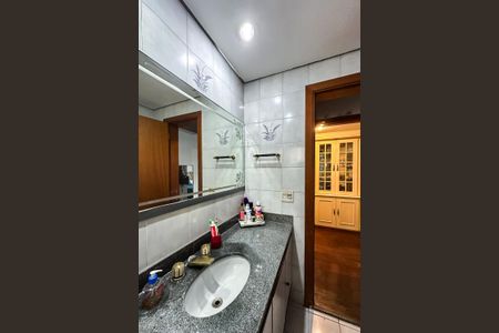 Apartamento à venda com 240m², 4 quartos e 3 vagas Apartamento à venda com 240m², 4 quartos e 3 vagasBanheiro da Suíte 3
