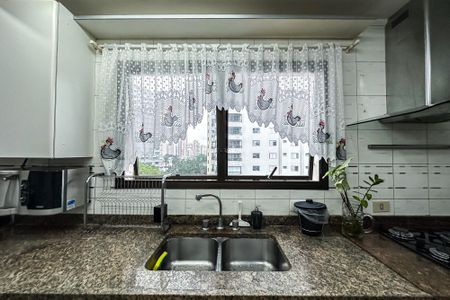 Apartamento à venda com 240m², 4 quartos e 3 vagas Apartamento à venda com 240m², 4 quartos e 3 vagasCozinha