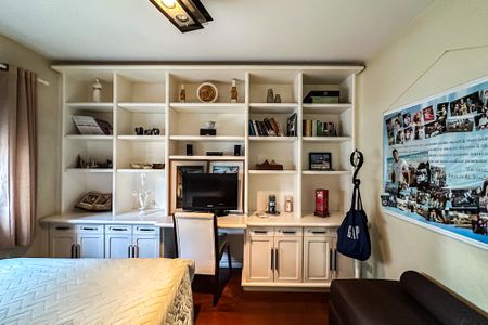 Apartamento à venda com 240m², 4 quartos e 3 vagasQuarto