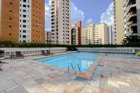 Apartamento à venda com 240m², 4 quartos e 3 vagasPiscina