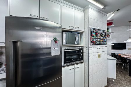 Apartamento à venda com 240m², 4 quartos e 3 vagasCozinha