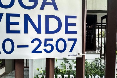 Apartamento à venda com 240m², 4 quartos e 3 vagas Apartamento à venda com 240m², 4 quartos e 3 vagasPlaca