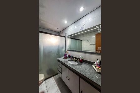 Apartamento à venda com 240m², 4 quartos e 3 vagasBanheiro da Suíte 3