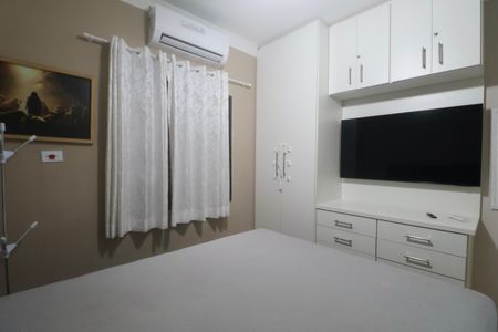 Suíte de apartamento para alugar com 2 quartos, 68m² em Jardim Vitoria, Guarujá