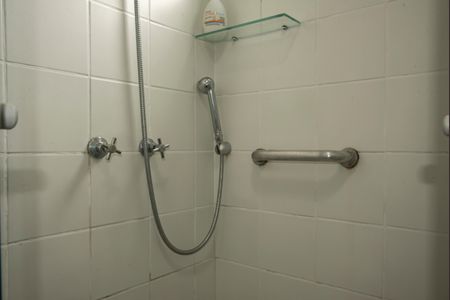 Apartamento à venda com 61m², 2 quartos e 2 vagasBanheiro da Suíte